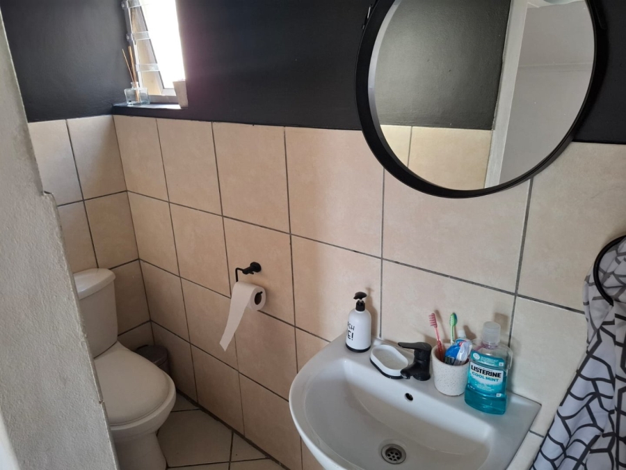 To Let 1 Bedroom Property for Rent in Gordons Bay Central Western Cape